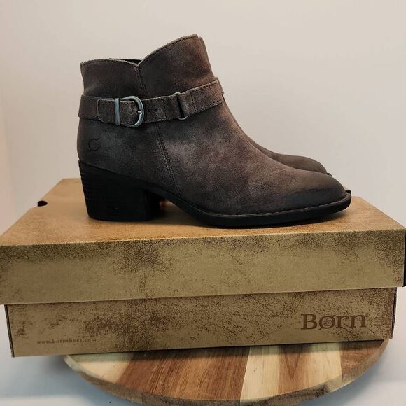 Børn Born ADIA Gray Womens Peltro Distressed Booties Size 6.5 M - Picture 1 of 12